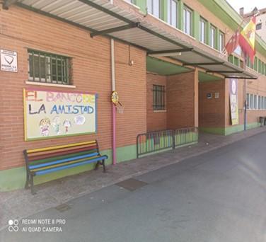 Imagen de la puerta de acceso al CEIP Ramón Carande.